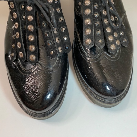 Paul Green 6.5UK 9US Black Textured Patent Leather Studded Fringe Wingtip Oxford - Picture 2 of 10